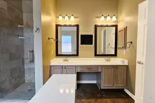 1805 Oak Hollow Dr W, Pearland, TX 77581 - Photo 10