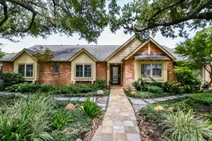 2911 Fontana Dr, Houston, TX 77043 - Photo 6