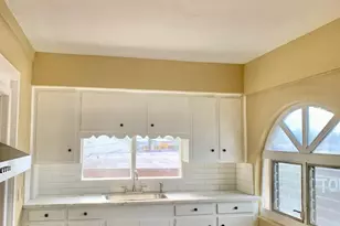 2317 Wilshire St, Houston, TX 77023 - Photo 2