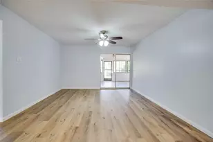 605 Jeff Davis Ct, Conroe, TX 77302 - Photo 8