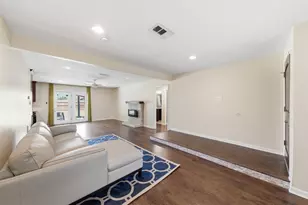 8526 Cedel Dr, Houston, TX 77055 - Photo 12