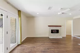 8526 Cedel Dr, Houston, TX 77055 - Photo 14