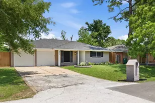 8526 Cedel Dr, Houston, TX 77055 - Photo 2