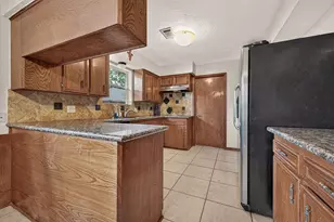 2025 Briar Ln, Richmond, TX 77469 - Photo 12
