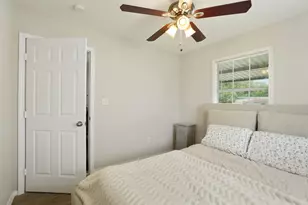 2207 Bunton Dr, El Campo, TX 77437 - Photo 12