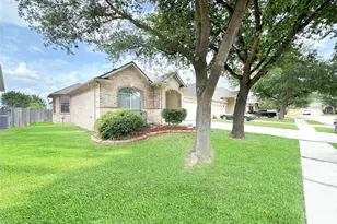 2910 Lemmingham Dr, Spring, TX 77388 - Photo 2