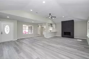 9734 Oakmont Dr, La Porte, TX 77571 - Photo 32