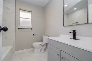 9734 Oakmont Dr, La Porte, TX 77571 - Photo 10