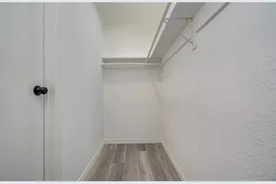 9734 Oakmont Drive, La Porte, TX 77571 - Photo 12