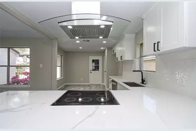 9734 Oakmont Drive, La Porte, TX 77571 - Photo 18