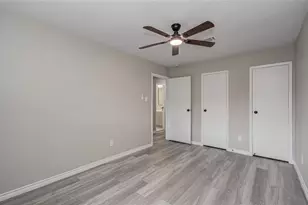 9734 Oakmont Dr, La Porte, TX 77571 - Photo 10