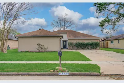 9734 Oakmont Drive, La Porte, TX 77571 - Photo 1