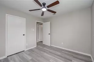 9734 Oakmont Dr, La Porte, TX 77571 - Photo 8