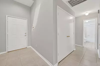 17107 Canterbury Green Court, Sugar Land, TX 77498 - Photo 4