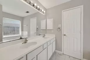 17107 Canterbury Green Ct, Sugar Land, TX 77498 - Photo 14