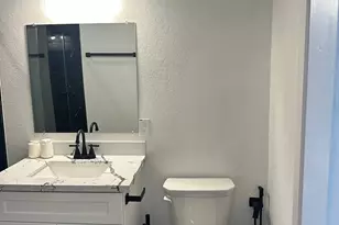 5774 Heron Dr, Houston, TX 77033 - Photo 14