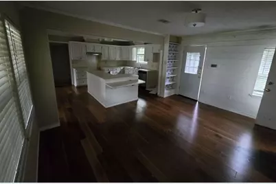 2301 Owens Avenue, Groves, TX 77619 - Photo 2