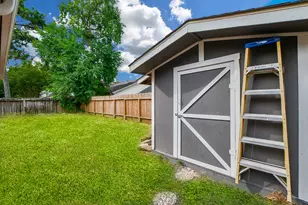 8323 Lake Crystal Dr, Houston, TX 77095 - Photo 32