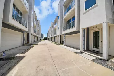 425 Gregg Street, Houston, TX 77020 - Photo 2