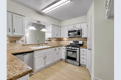 32 Sarita Road, Angleton, TX 77515 - Photo 14