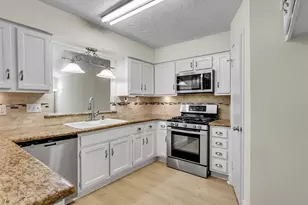 32 Sarita Rd, Angleton, TX 77515 - Photo 14