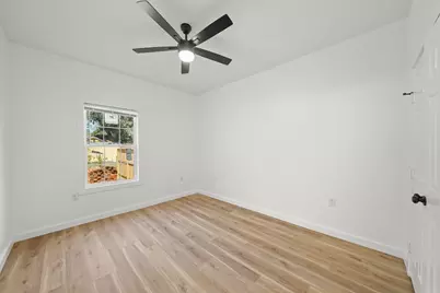 1512 W Blum Street #A, Alvin, TX 77511 - Photo 20