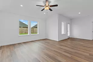 1010 Paddlefish Ln, Alvin, TX 77511 - Photo 12