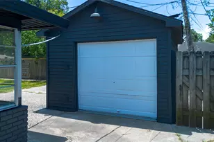 903 Elmwood Dr, Baytown, TX 77520 - Photo 28