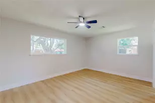 903 Elmwood Dr, Baytown, TX 77520 - Photo 36