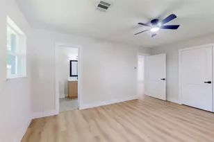 903 Elmwood Dr, Baytown, TX 77520 - Photo 30
