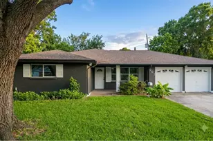 903 Elmwood Dr, Baytown, TX 77520 - Photo 2