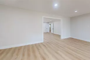 903 Elmwood Dr, Baytown, TX 77520 - Photo 24