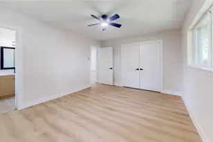903 Elmwood Dr, Baytown, TX 77520 - Photo 24
