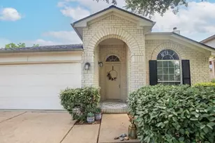 16510 Pademelon Dr, Sugar Land, TX 77498 - Photo 2