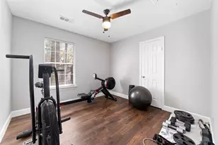 183 N Village Knoll Cir, The Woodlands, TX 77381 - Photo 16