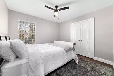 183 N Village Knoll Circle, The Woodlands, TX 77381 - Photo 14