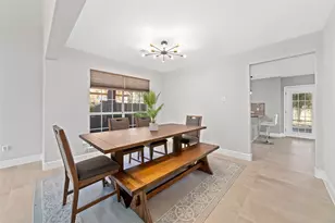 183 N Village Knoll Cir, The Woodlands, TX 77381 - Photo 4