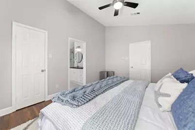 183 N Village Knoll Circle, The Woodlands, TX 77381 - Photo 12