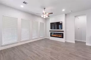 704 Fall Rock Branch Dr, Conroe, TX 77304 - Photo 8
