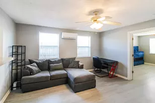 610 Ball, Galveston, TX 77550 - Photo 2