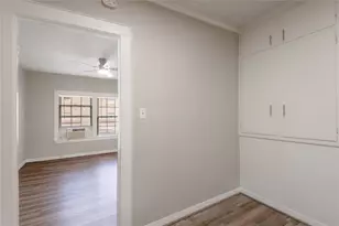 811 Sam Houston Ave, Huntsville, TX 77320 - Photo 8