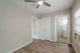 811 Sam Houston Ave, Huntsville, TX 77320 - Photo 12