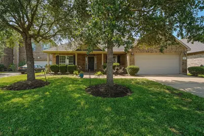915 Misty Cliff, Dickinson, TX 77539 - Photo 2