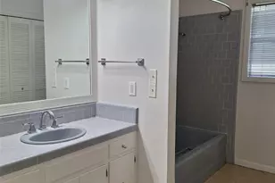 202 W Watt St, El Campo, TX 77437 - Photo 8