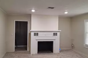 202 W Watt St, El Campo, TX 77437 - Photo 2