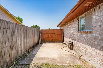2906 Heatherwood Drive, Baytown, TX 77521 - Photo 4