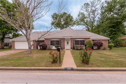 121 Elmwood Street, Huntsville, TX 77320 - Photo 1