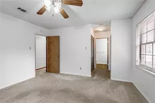 121 Elmwood St, Huntsville, TX 77320 - Photo 16