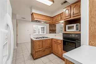 121 Elmwood St, Huntsville, TX 77320 - Photo 6
