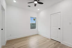 7422 Maxroy St, Houston, TX 77088 - Photo 26